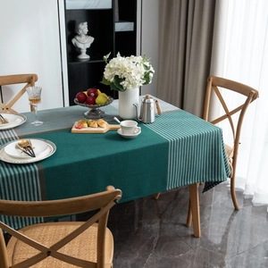 Elegant dark green houndstooth jacquard rectangular tablecloth for dining room decor