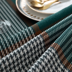 Thick dark green houndstooth tablecloth with vintage jacquard pattern for dining tables