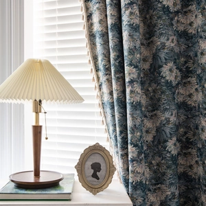 Blue oil painting floral curtain with retro pleated lamp in American country style
