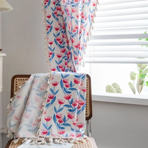 Boho-Vorhang in Off-White mit Tulpenmuster und weißen Fransen für französische Zimmer