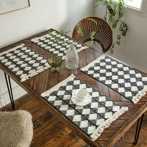 Cotton black and white diamond woven table runner with tassels for Nordic home decor