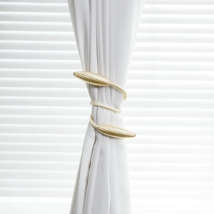 Embrasse de rideau flexible en or champagne au design minimaliste pour rideaux blancs