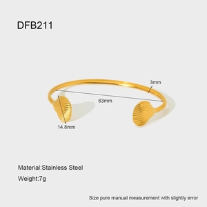 Détails du bracelet coquillage plaqué or 18k avec dimensions et spécifications du métal