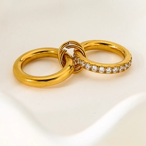 Double-layered 18K gold plated stainless steel ring with sparkling zircon inlays
