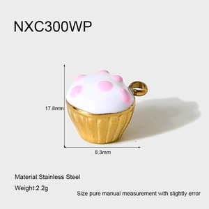 Detailed size specifications of 18k gold plated cupcake pendant in stainless steel