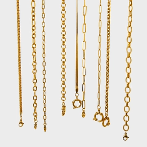 Collection de divers colliers et styles de chaînes en acier inoxydable plaqué or 18 carats