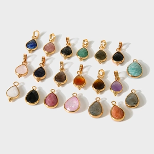 Pendentifs en pierre naturelle goutte d'eau avec taille facettée et plaqué or 18 carats