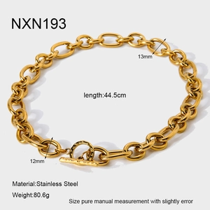 Detail van de 44,5cm goudvergulde roestvrijstalen Cubaanse ketting met OT-sluiting