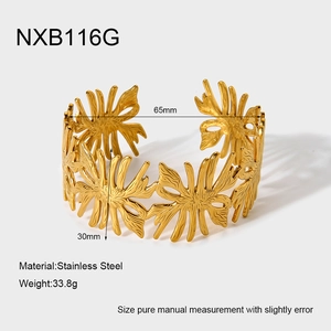 Detailed size specifications of the gold leaf-shaped stainless steel cuff bracelet