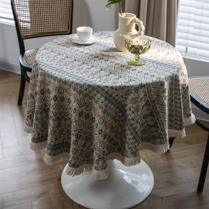 Round geometric jacquard tablecloth with bohemian patterns and white fringe tassels