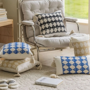 American style jacquard throw pillow with geometric pattern and handmade tassels for sofa