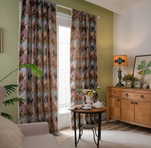 Detailopname van kleurrijke pied-de-poule jacquardstof met elegante witte kwastjes franjes
