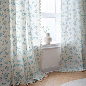 Rideaux à fleurs bleues avec franges crème pour salon décor rustique élégant et chic
