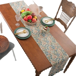 Floral cotton linen table runner with vintage jacquard pattern and elegant tassels