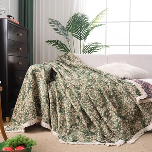 Thick dark green floral sofa throw blanket with white tassels for home decor