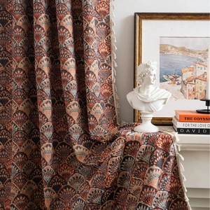 Jacquard Vorhänge im Art Deco Stil, Muschelmuster in Ziegelrot und Marine mit weißen Quasten