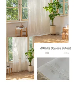 Detailansicht des weißen quadratischen Hohlvorhangs mit elegantem Fransenbesatz und Textur