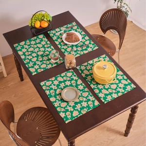 Set of 4 green Christmas gingerbread placemats for festive dining table decoration