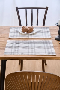 Detailed texture of grey and white plaid Nordic style heat-resistant cotton linen placemats