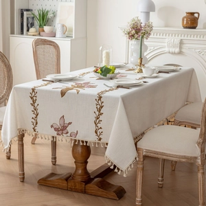 Nappe rectangulaire rétro française avec broderies florales roses et franges