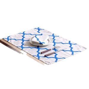 Blue geometric diamond print table mat and napkin set in minimalist modern style