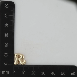 Detailed size measurement of a 15mm 18k gold plated letter R alphabet charm pendant