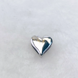 Perle de breloque cœur en argent poli pour bracelets DIY avec trou latéral