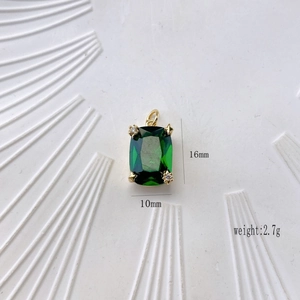 Macro detail of green square zircon pendant with 16mm height and 10mm width dimensions
