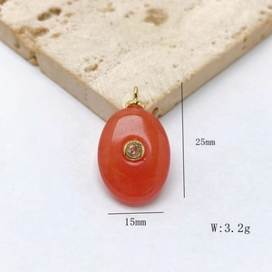 Détail du pendentif ovale en agate rouge avec dimensions 25mm de hauteur et 15mm de largeur