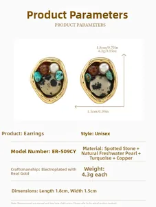 Detalle de pendientes garra de gato con piedra natural, perla y base de cobre dorado
