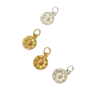 Minimalistische Gold- und Silber-Gänseblümchen-Anhänger für Halsketten und Schmuck
