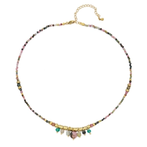 Collar artesanal de cuentas de piedra natural de colores con borlas doradas y titanio