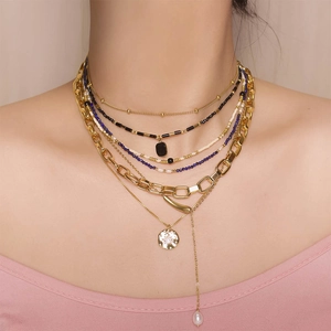 Collar de capas chapado en oro 18K con piedras naturales, cuentas y perla fina