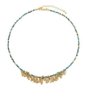 Collar bohemio de cuentas turquesas con flecos dorados y cierre de acero inoxidable