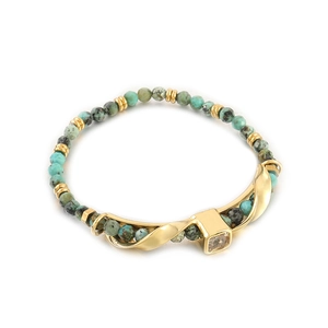 Pulsera artesanal de perlas de agua dulce y turquesa con dije de onda dorada