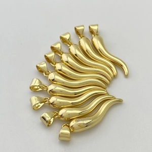 Golden Italian cornicello chili horn pendants set with polished curved metallic finish