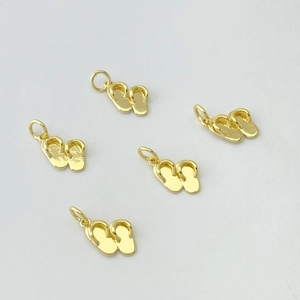 Lot de cinq breloques tongs dorées polies pour la création de bijoux et colliers