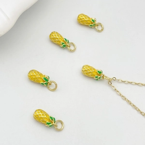 Charmants pendentifs ananas 3D de style pastoral pour colliers DIY et bijoux