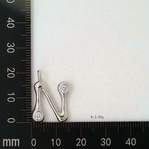 Detailed measurement of S925 silver letter N pendant with cubic zirconia stones