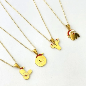 Collana natalizia dorata con pendenti a forma di Babbo Natale e lettere smaltate