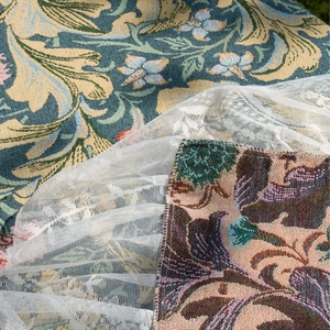 Retro green floral jacquard tablecloth with elegant white lace ruffles and floral patterns