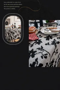 Dettaglio della tovaglia jacquard a fiori neri con trama in rilievo di alta qualità