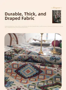 Dettaglio della tovaglia jacquard geometrica multicolore in tessuto misto cotone premium