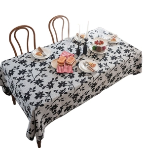 Tovaglia jacquard italiana con ricami floreali e motivo di foglie vintage