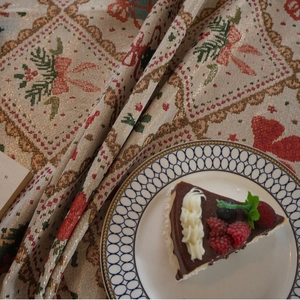 Christmas jacquard tablecloth with vintage red and green bow patterns and gold silk accents