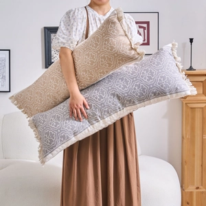 Cuscino jacquard rettangolare con nappe e motivi floreali per divano o decorazione letto