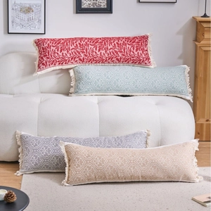 Cuscini lombari jacquard con nappe in rosso, blu, grigio e beige per divano e letto