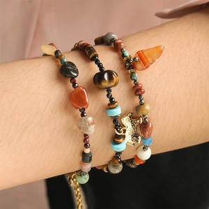 Ethno-Böhmisches Set mit Glücksstein-Armbändern, Elefantenanhänger und Achatperlen