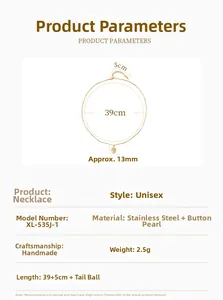 Details einer handgefertigten Edelstahlkette mit 13mm Knopfperle und goldener Kette