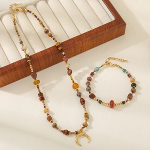 Handgefertigtes Tigerauge Perlenketten-Set mit goldenem Halbmond-Anhänger im Boho-Stil